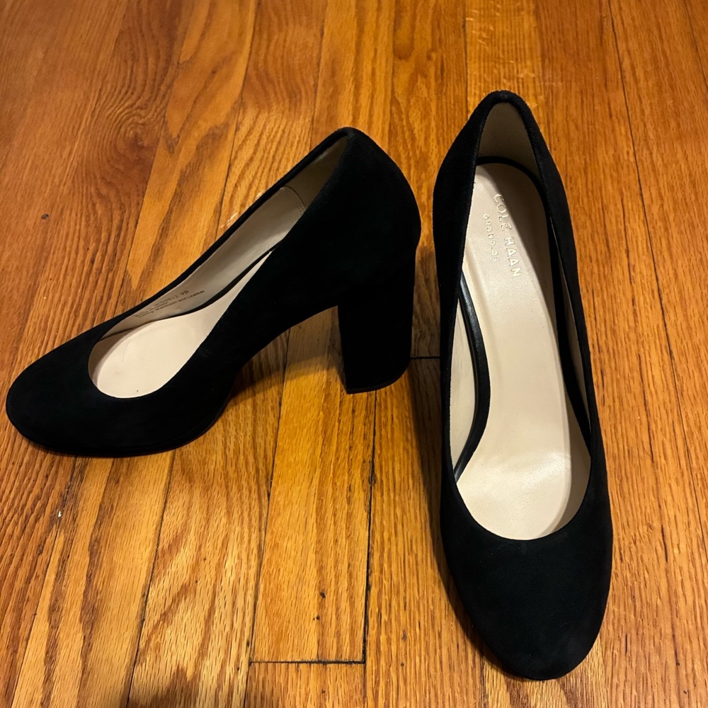 LIKE NEW Cole Haan Women's Pump Black Suede Size 9